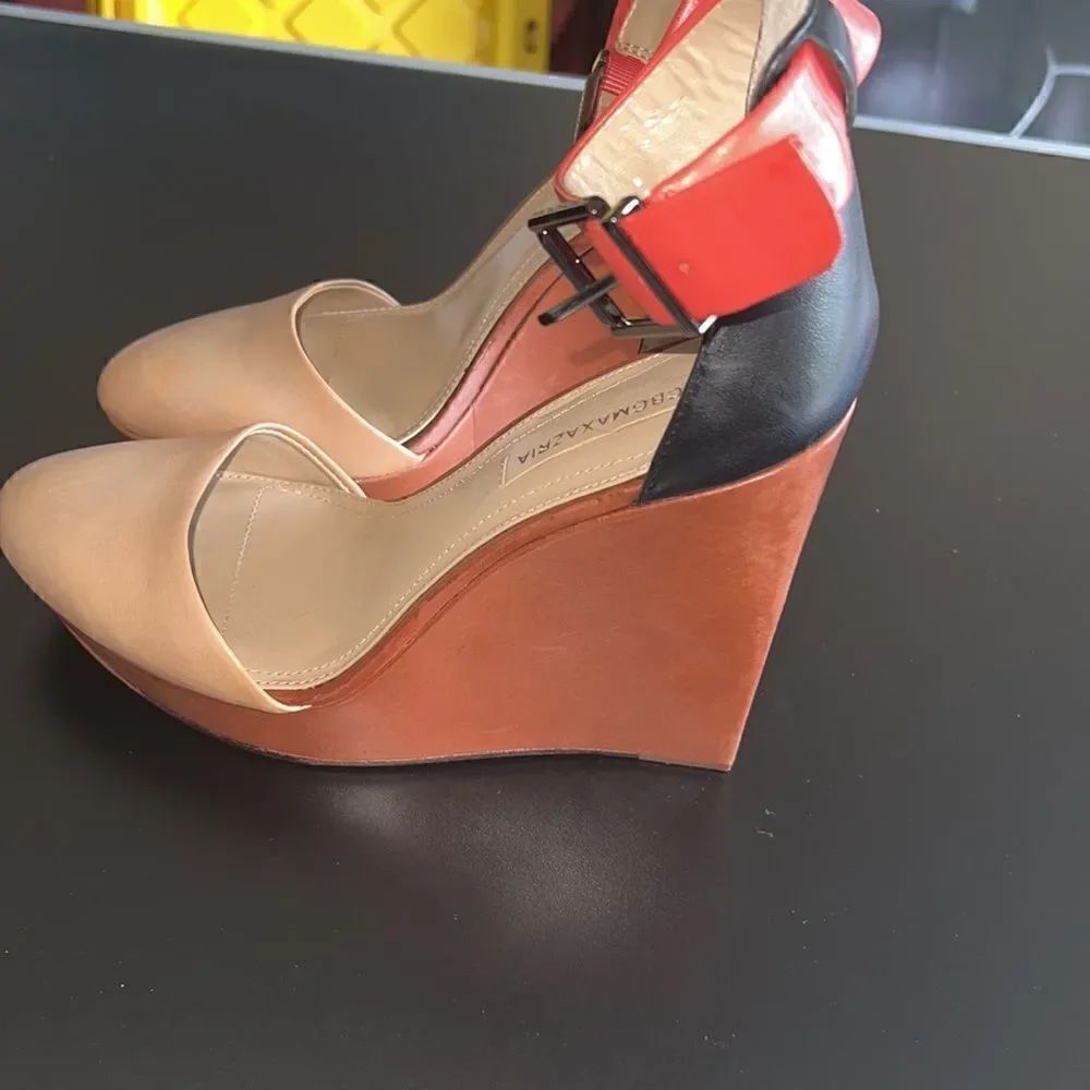 Multicolored wedges  - Picture 3 of 5